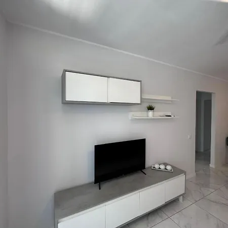 Altemar, Two Bedrooms Americas Appartement *